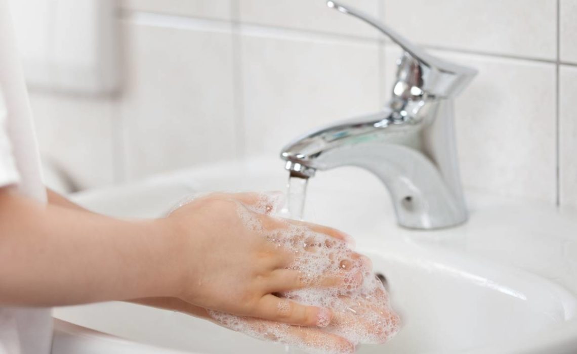 Lavate spesso le mani ma proteggetele con una buona crema idratante